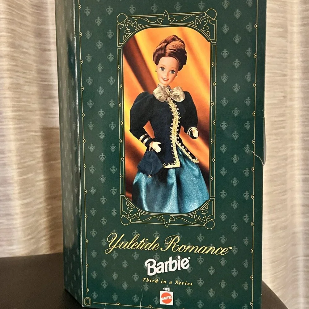 Vintage Special Edition Holiday Barbie - Picture 2 of 5